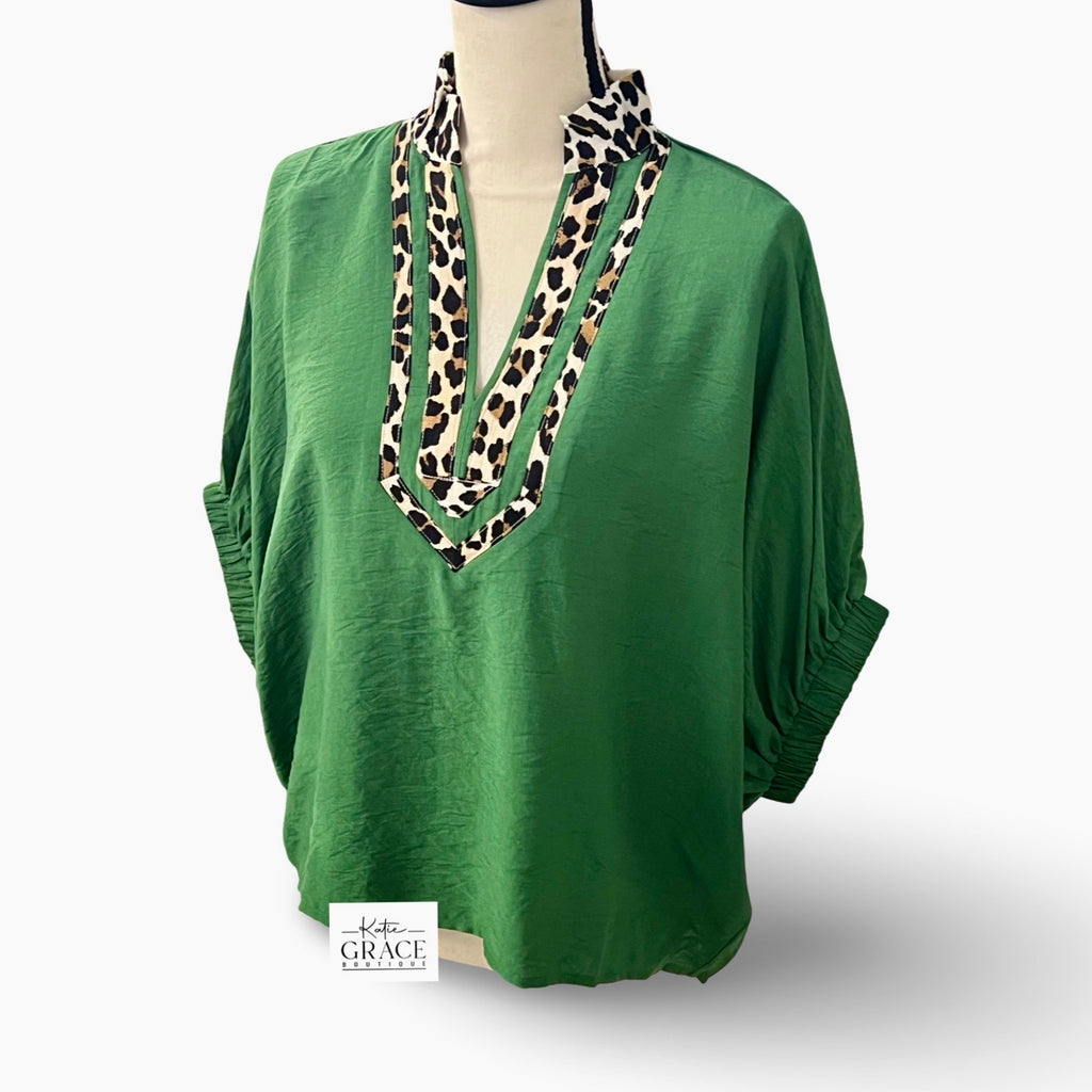 "Singrid" Blouse with Contrast - The Katie Grace Boutique